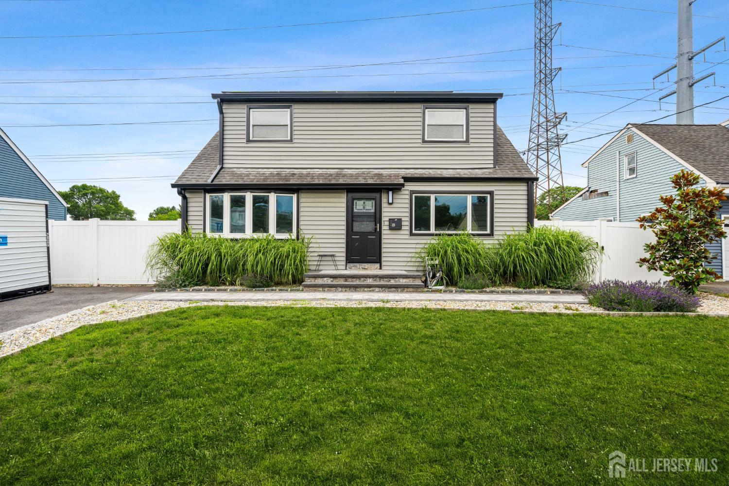 23 Longfield Road New Brunswick, NJ 08901 - Photo 2 of 50