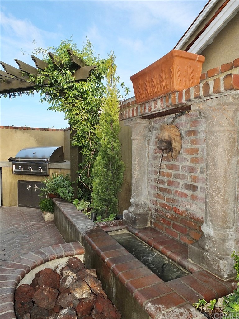 5273 Appian Way Long Beach, CA 90803 - Photo 29 of 34 a view of a street with a building in the background
