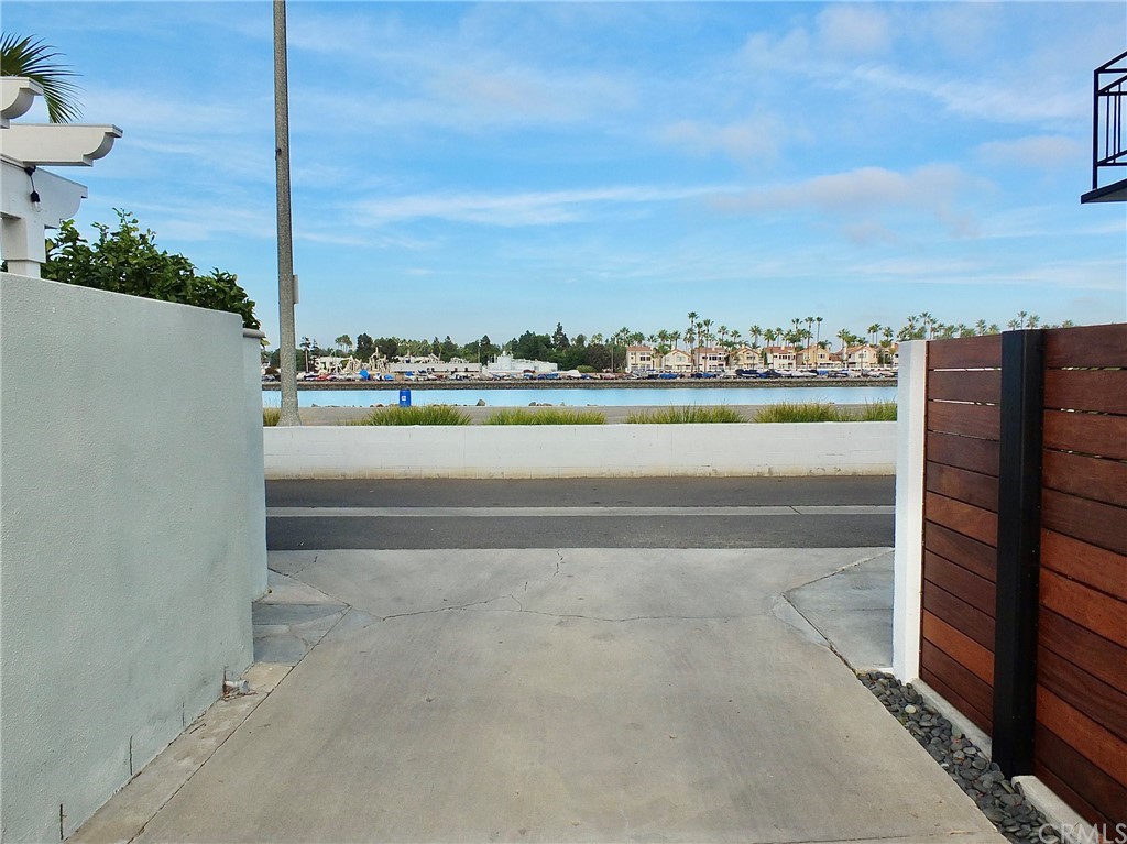5273 Appian Way Long Beach, CA 90803 - Photo 34 of 34 a view of a city street