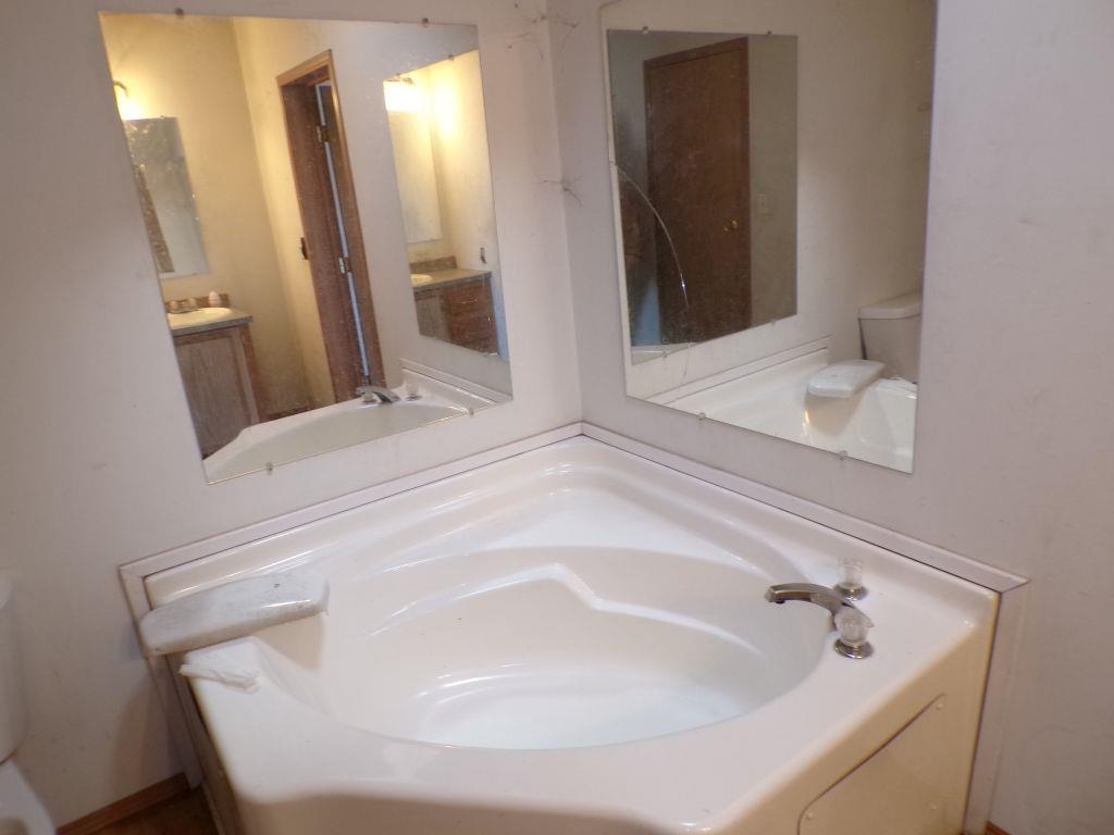 N5410 Skinner Hollow Road Monroe, WI 53566 - Photo 14 of 31