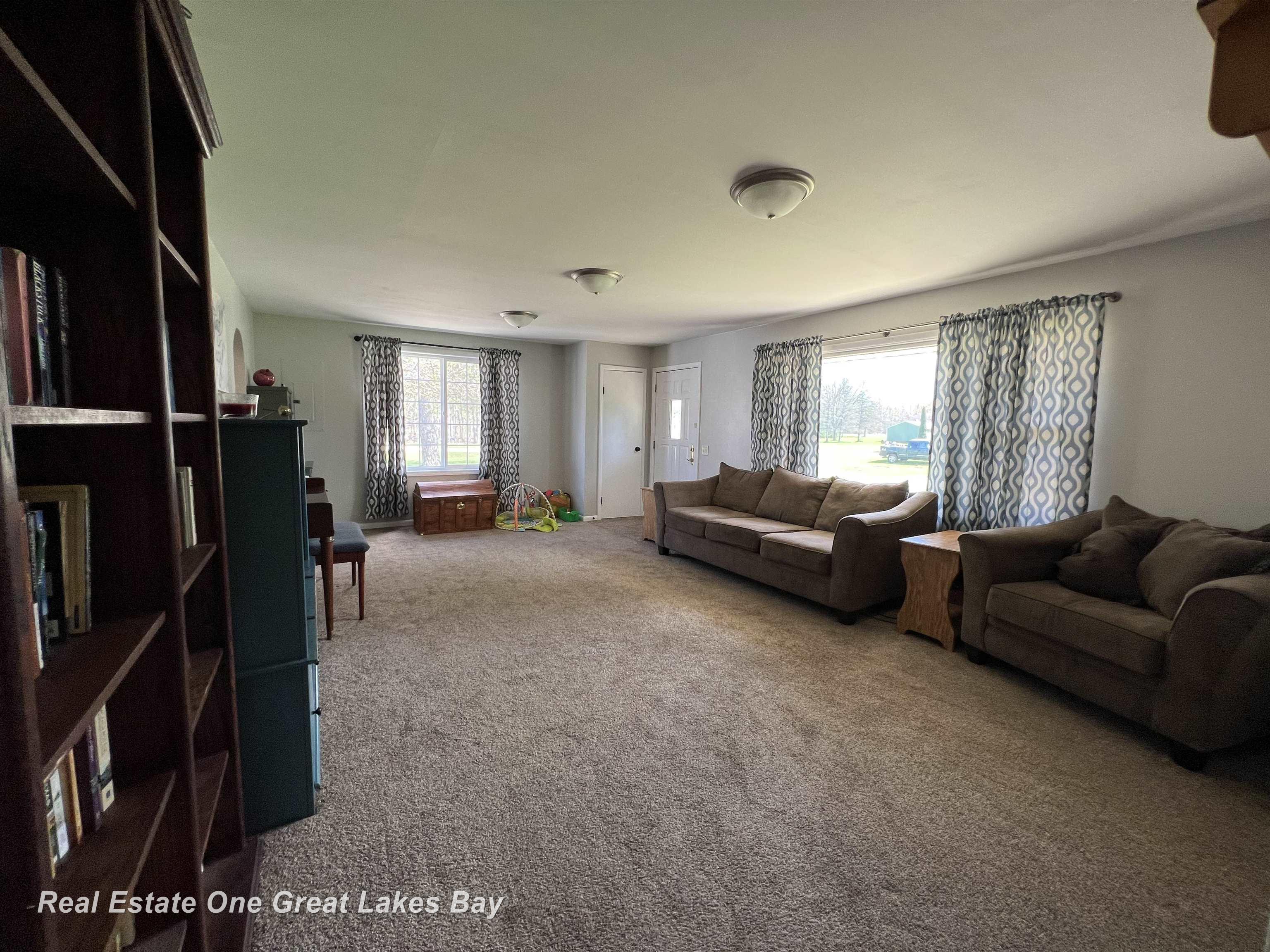2675 Gabel Road Saginaw, MI 48601 - Photo 4 of 21 Gallery Image 4