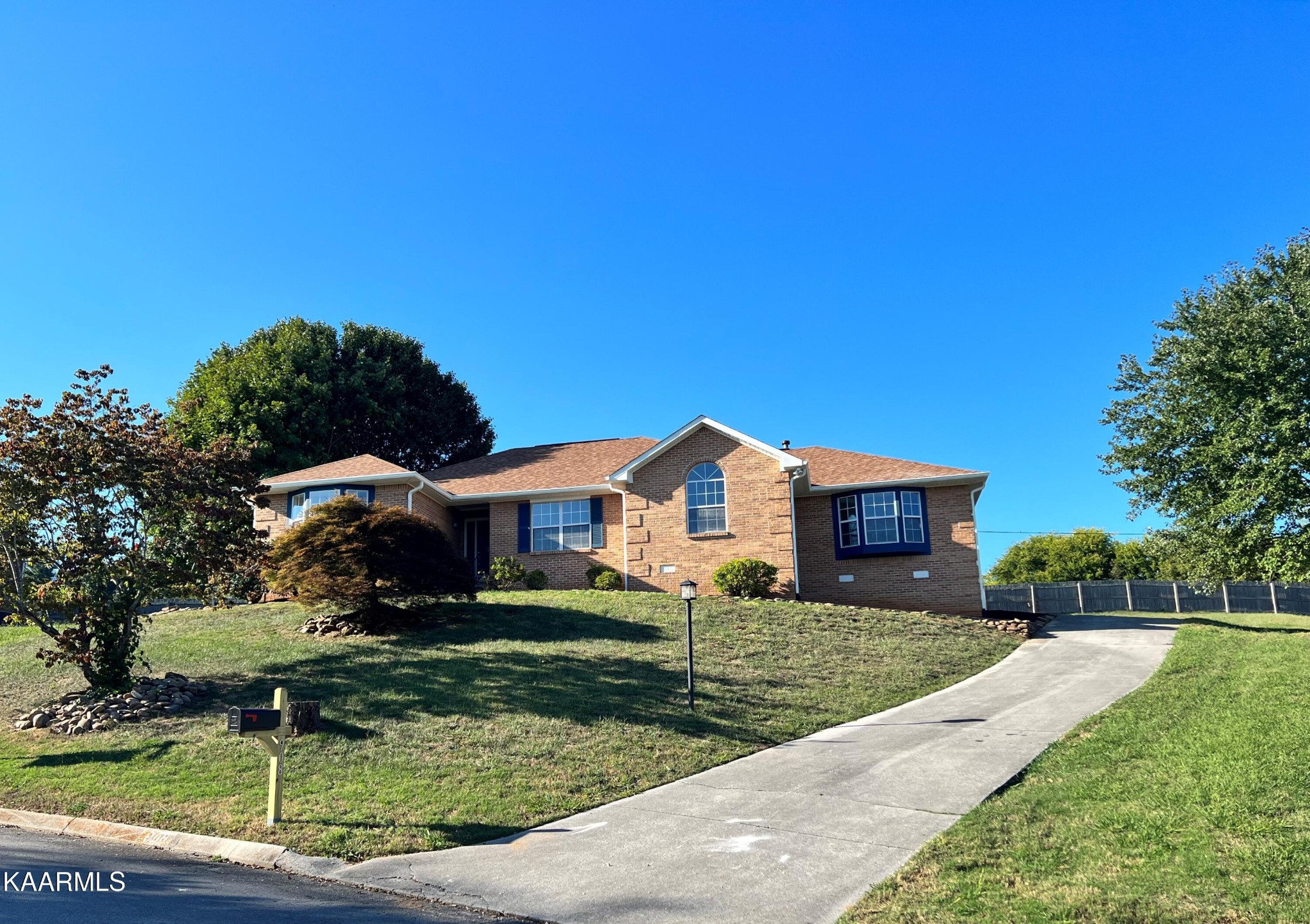 908 Spinnaker Road Knoxville, TN 37934 - Photo 1 of 35 Gallery Image 1
