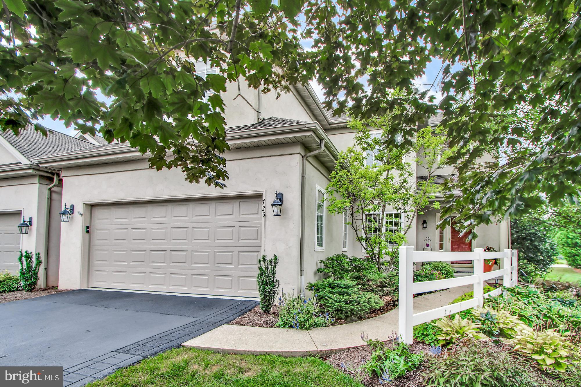 725 Woodfield Drive Lititz, PA 17543 - Photo 2 of 49