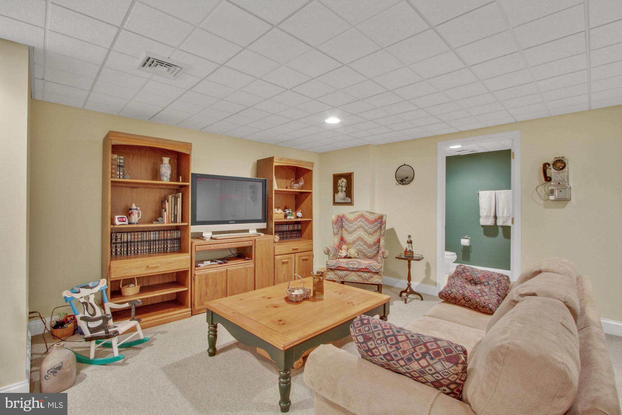 725 Woodfield Drive Lititz, PA 17543 - Photo 29 of 49