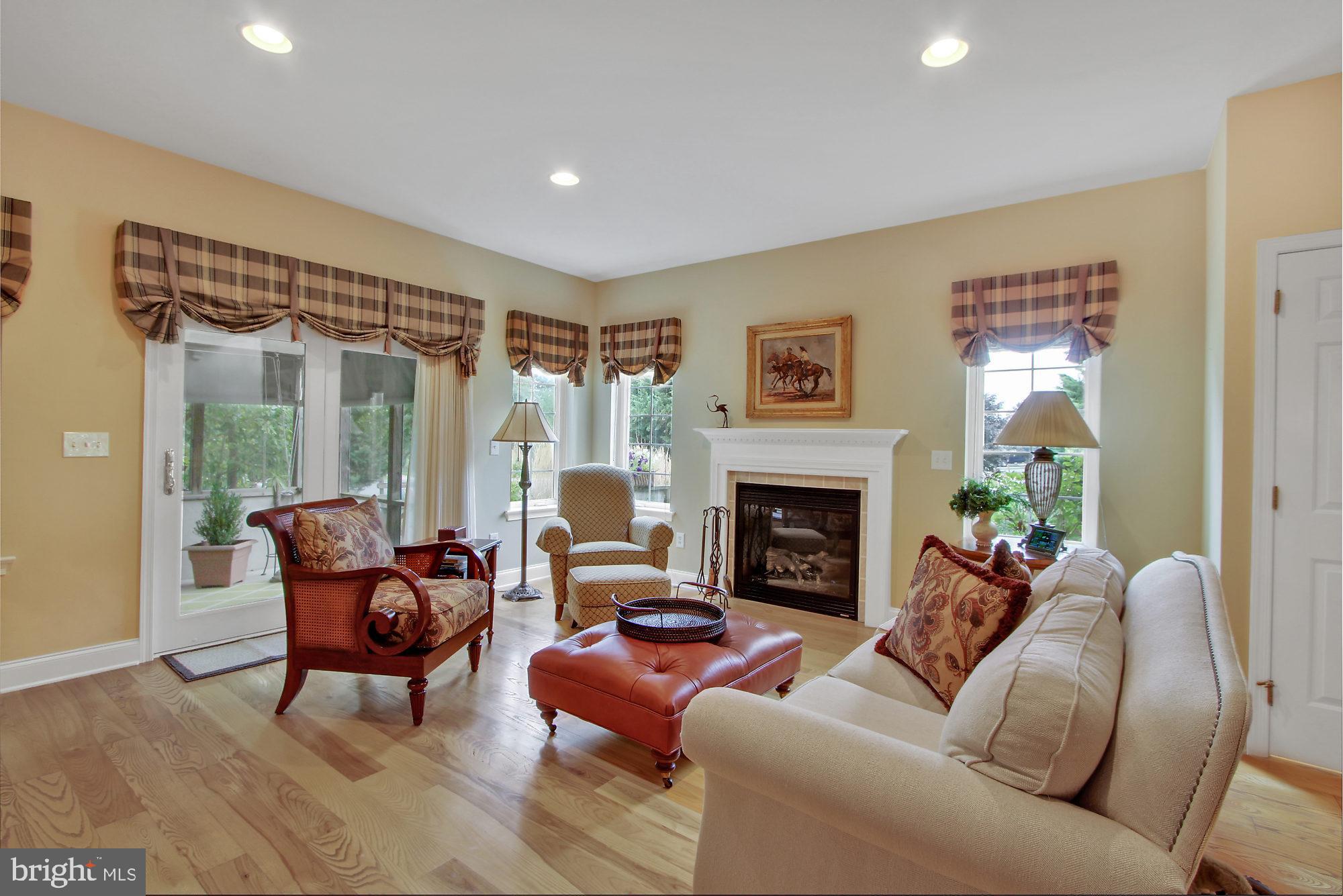 725 Woodfield Drive Lititz, PA 17543 - Photo 7 of 49