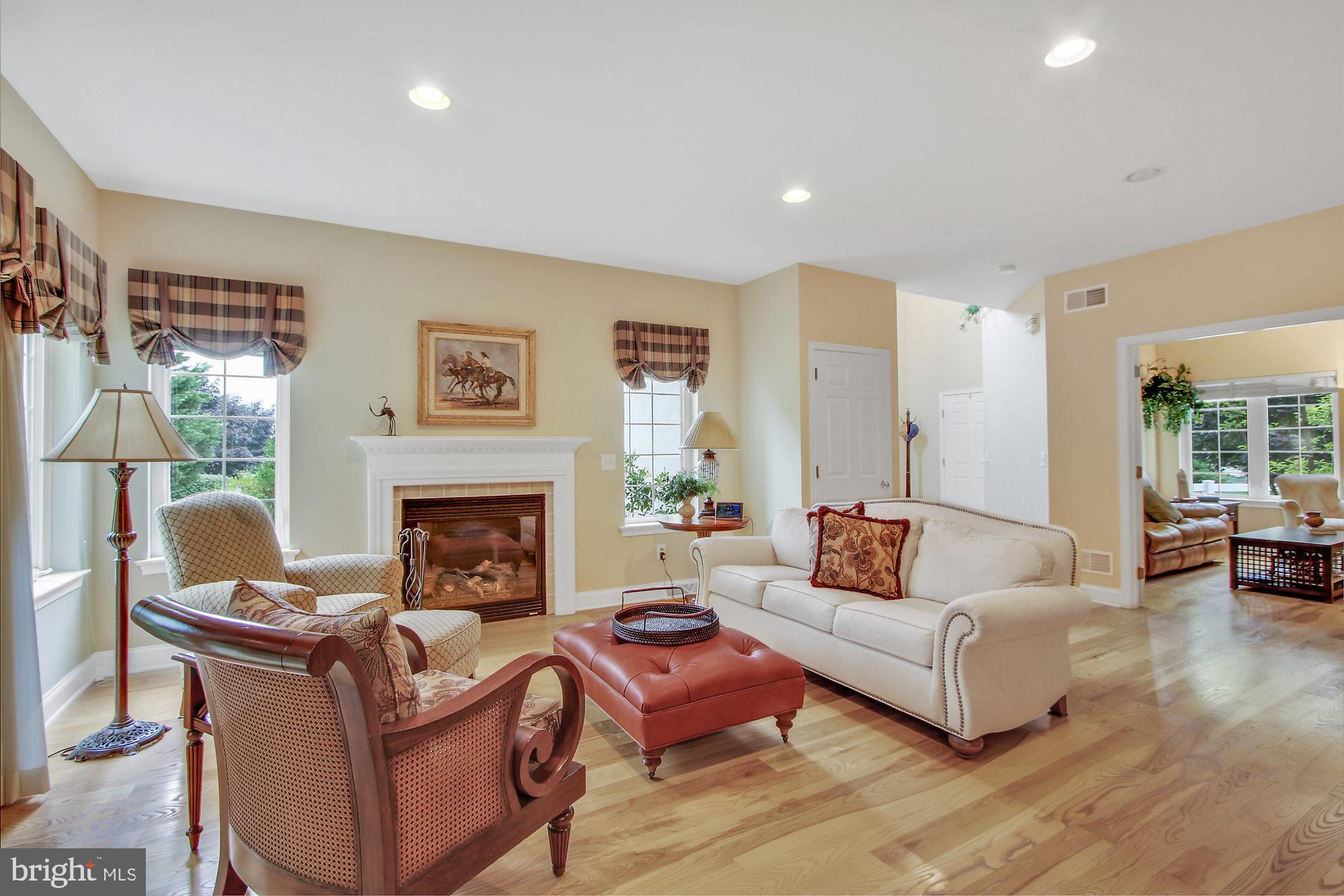 725 Woodfield Drive Lititz, PA 17543 - Photo 8 of 49