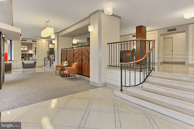 a view of livingroom with furniture