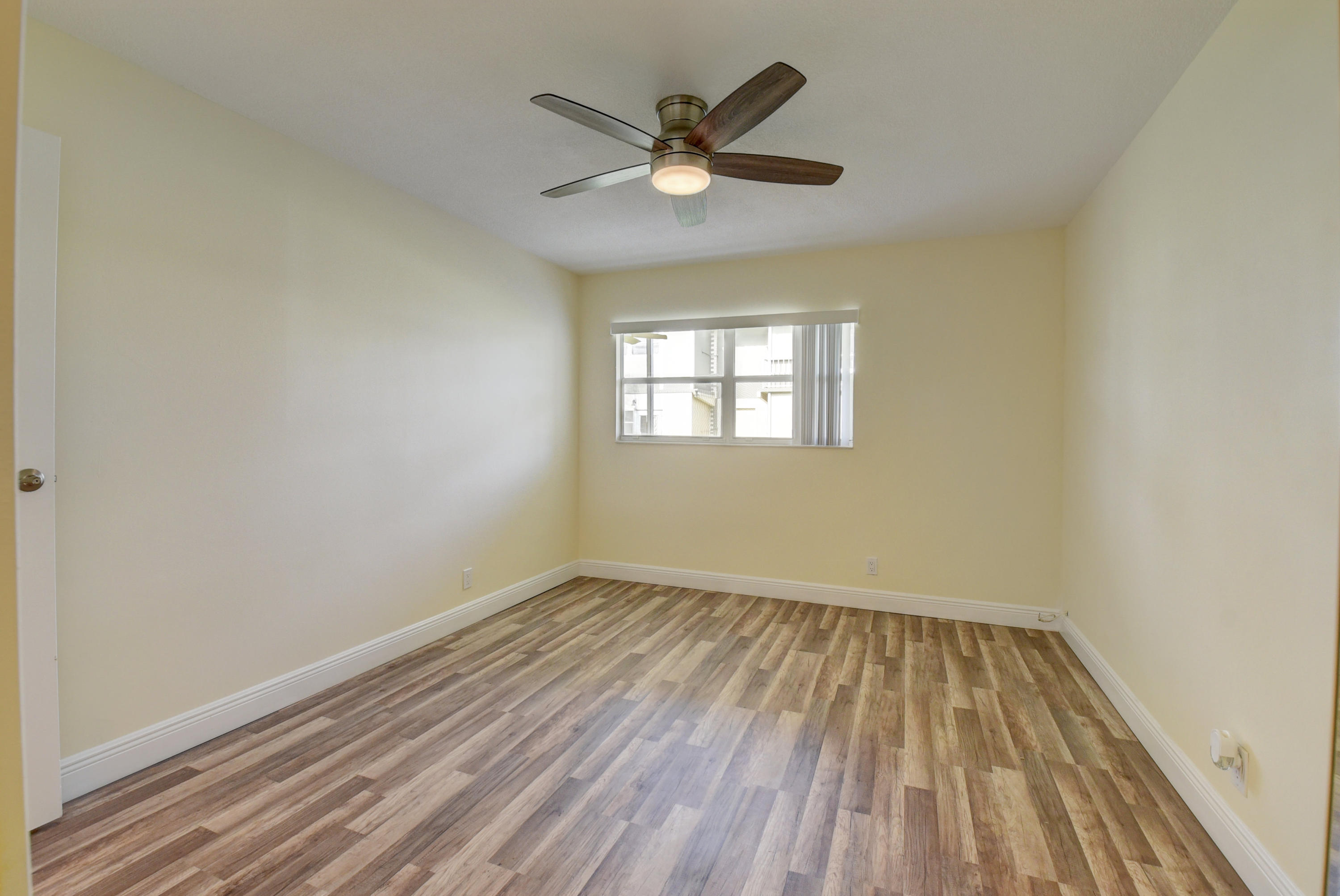 205 Flanders Drive, Unit E Delray Beach, FL 33484 - Photo 14 of 30 DSC_5020_1_2_3_4