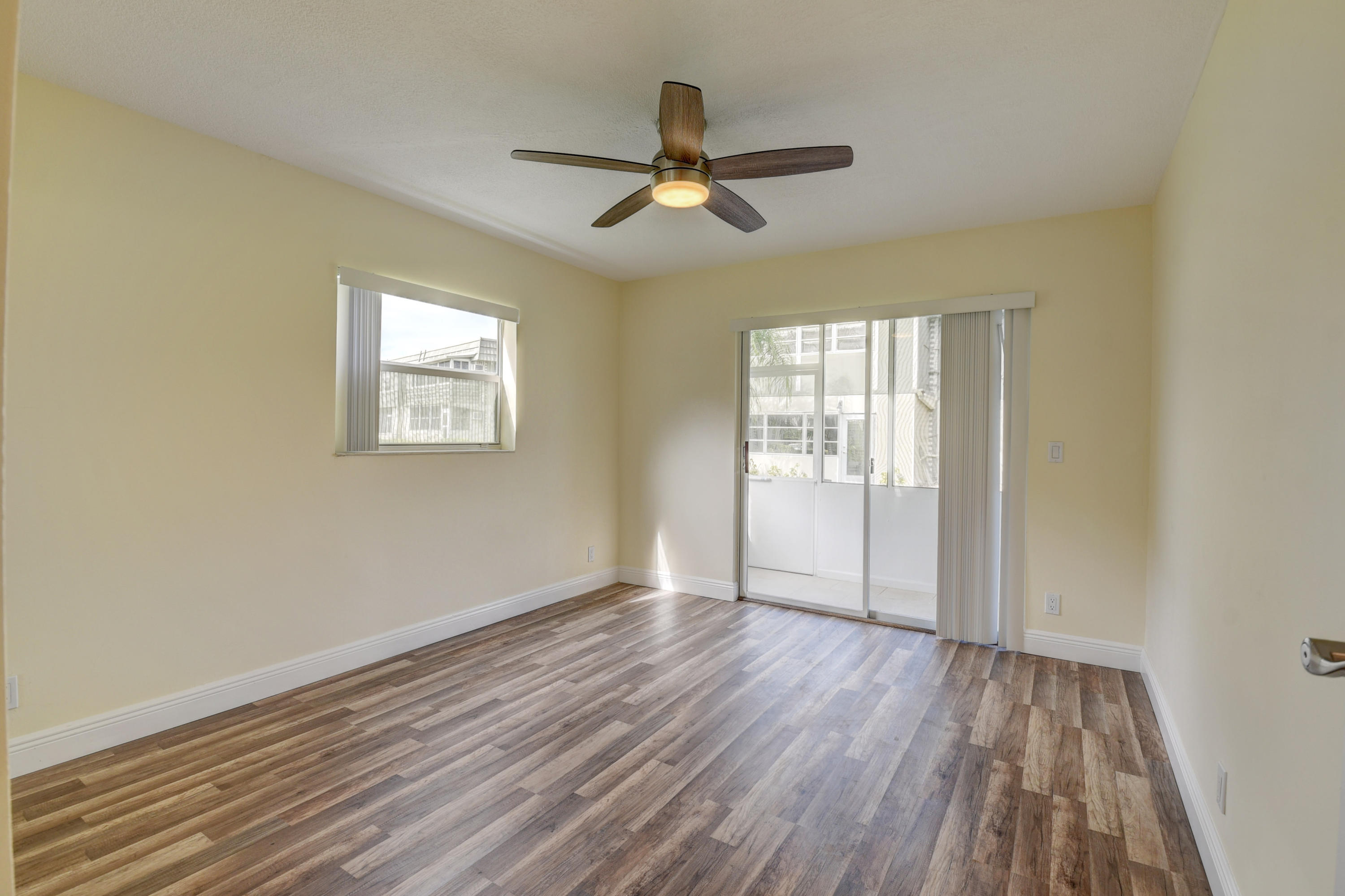 205 Flanders Drive, Unit E Delray Beach, FL 33484 - Photo 18 of 30 DSC_5035_6_7_8_9