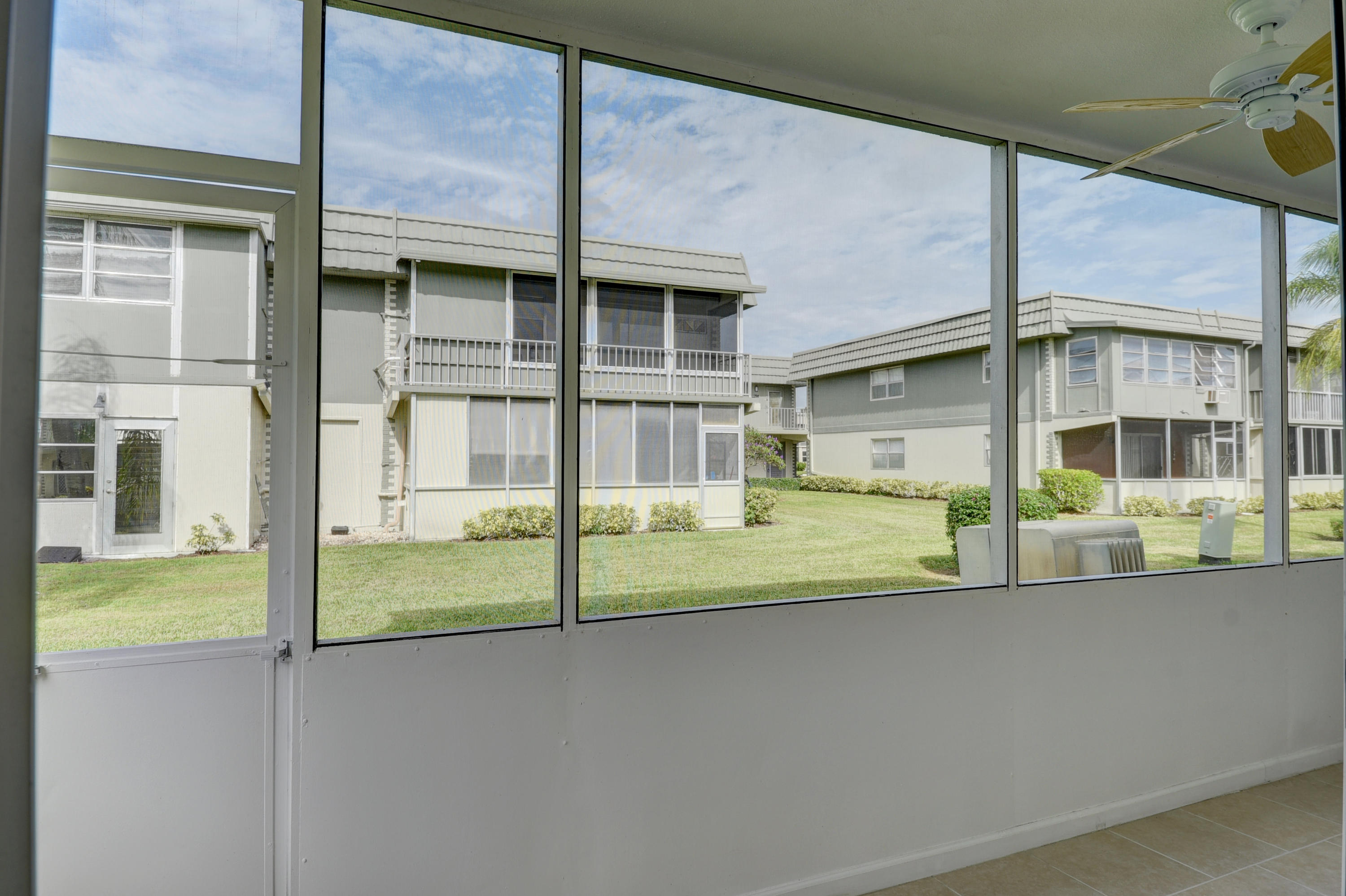 205 Flanders Drive, Unit E Delray Beach, FL 33484 - Photo 20 of 30 DSC_5045_6_7_8_9