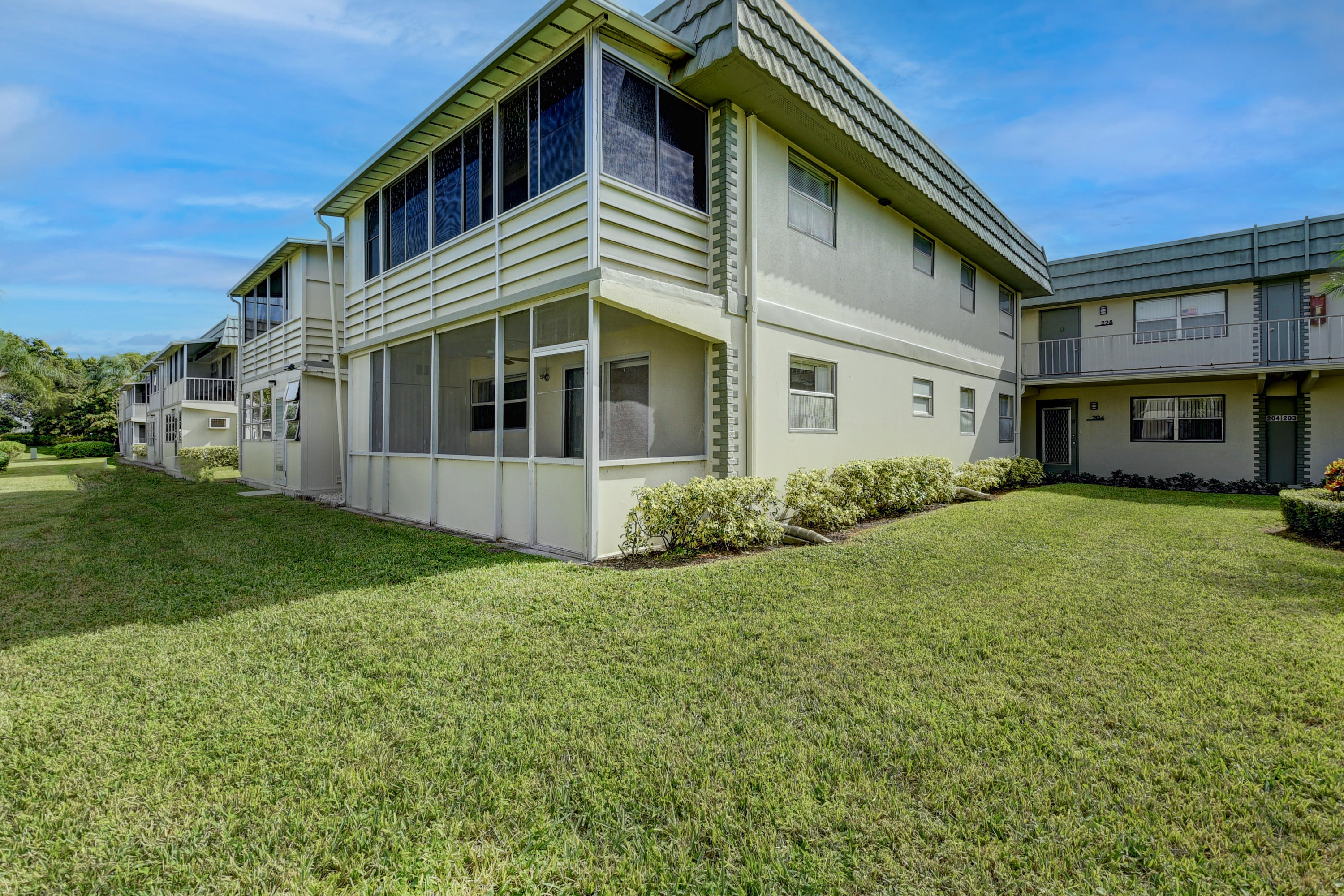 205 Flanders Drive, Unit E Delray Beach, FL 33484 - Photo 24 of 30 DSC_5065_6_7_8_9