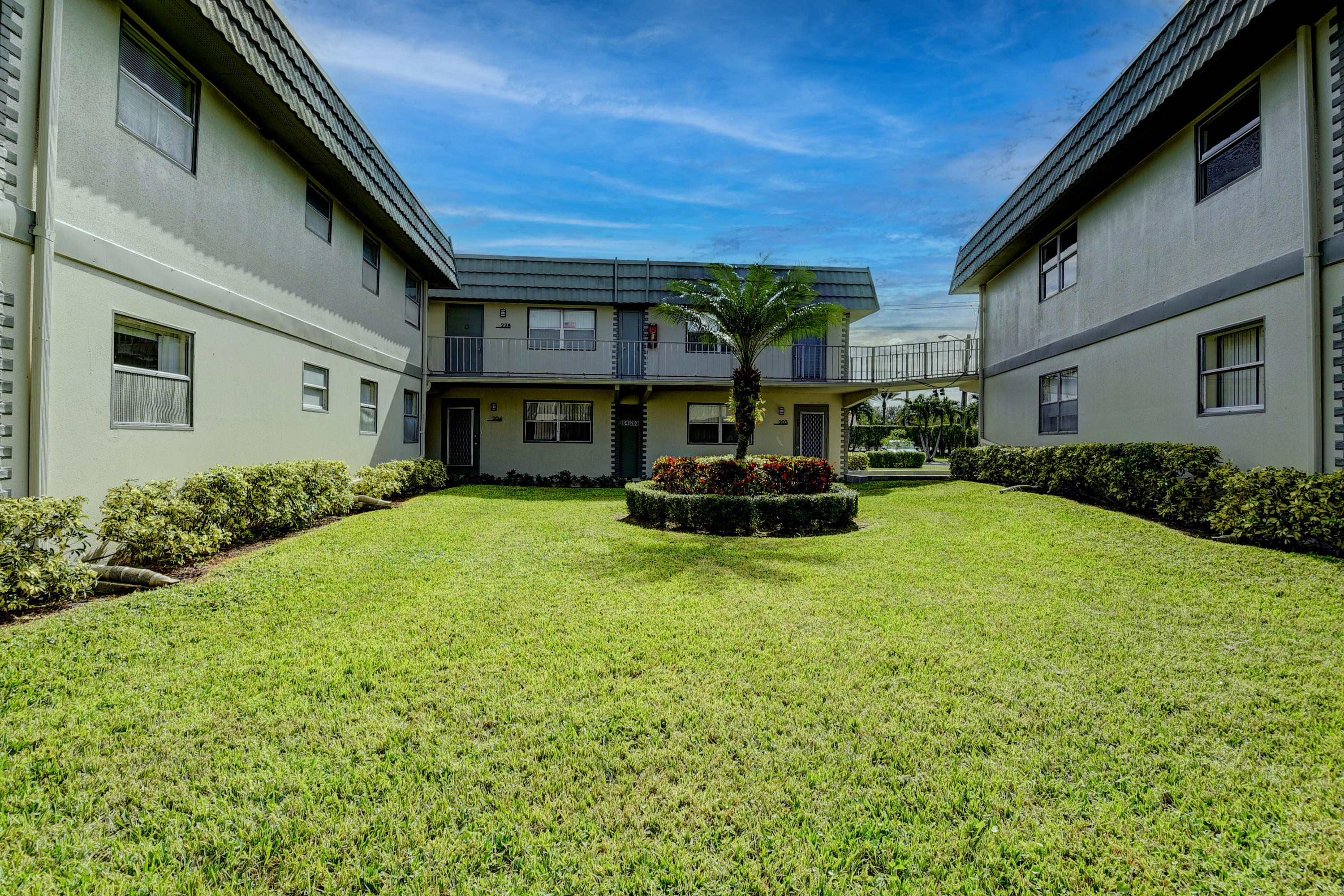 205 Flanders Drive, Unit E Delray Beach, FL 33484 - Photo 25 of 30 DSC_5070_1_2_3_4