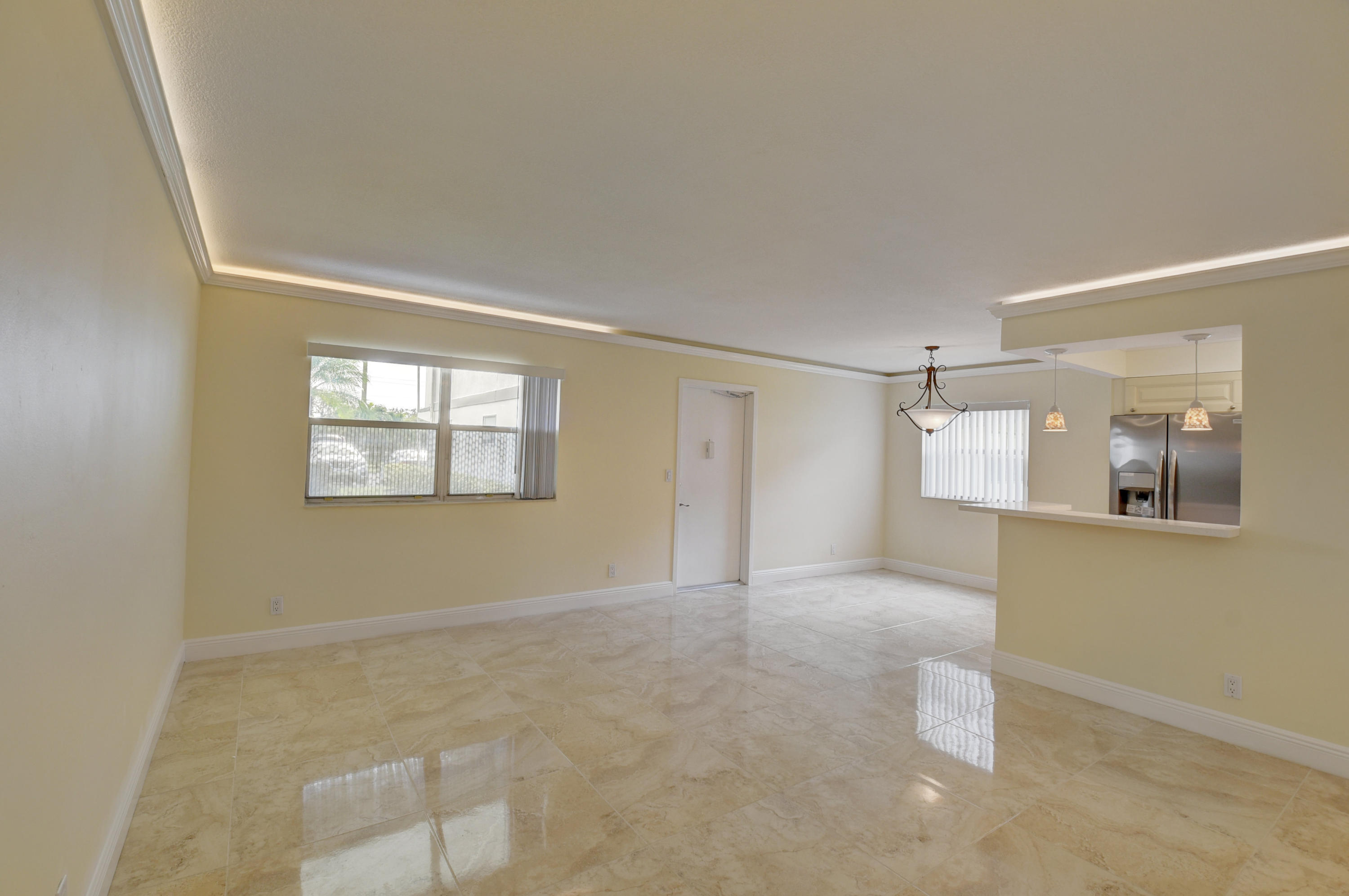 205 Flanders Drive, Unit E Delray Beach, FL 33484 - Photo 5 of 30 DSC_4980_1_2_3_4