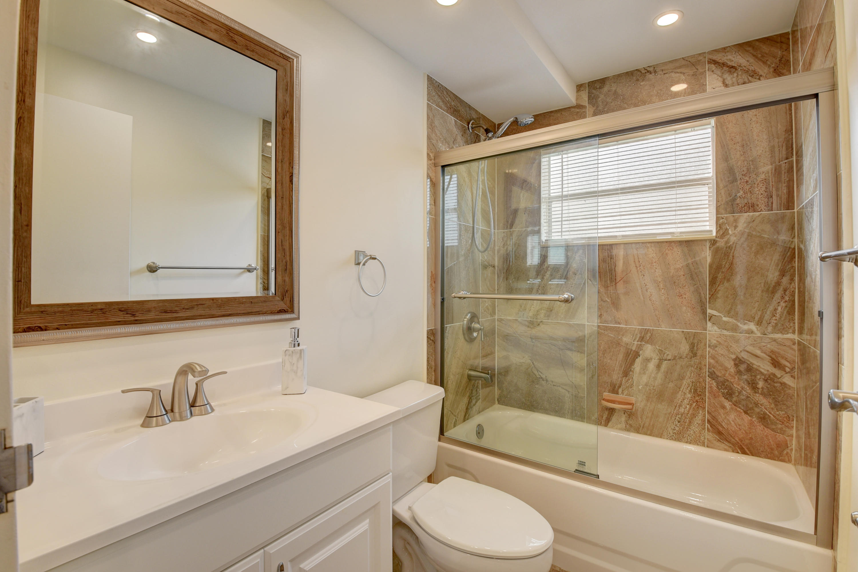 205 Flanders Drive, Unit E Delray Beach, FL 33484 - Photo 9 of 30 DSC_5010_1_2_3_4