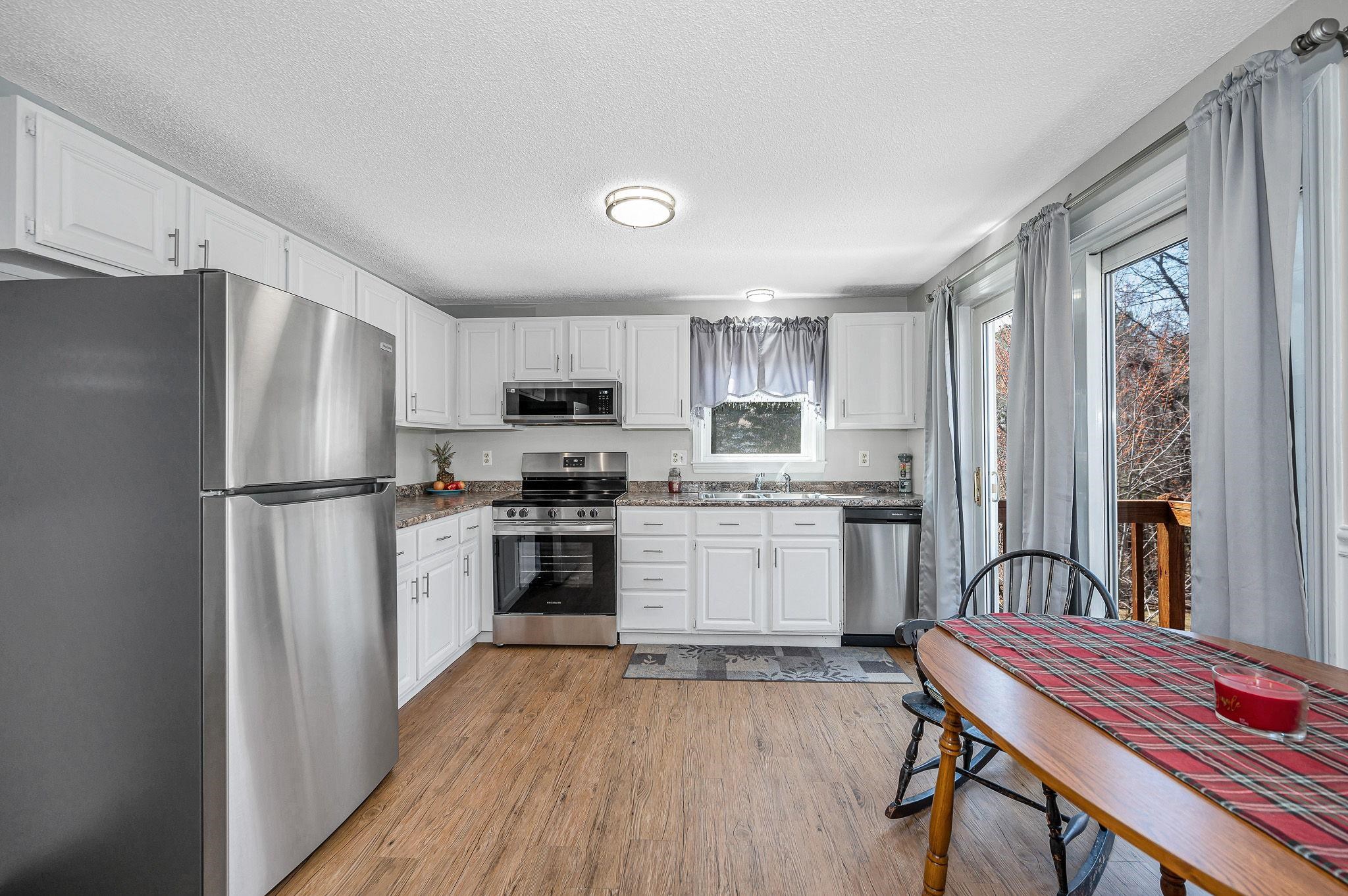 42 Barretts Hill Road, Unit A Hudson, NH 03051 - Photo 7 of 29