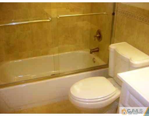 19 Overhill Road East Brunswick, NJ 08816 - Photo 3 of 6 Gallery Image 3