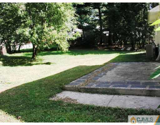 19 Overhill Road East Brunswick, NJ 08816 - Photo 4 of 6 Gallery Image 4