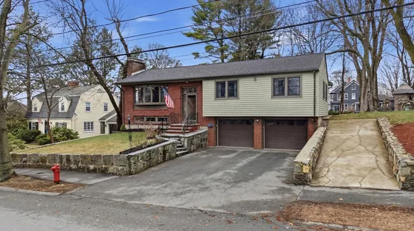 $1,099,900 | 11 Lawrence Street, Wakefield, MA 01880