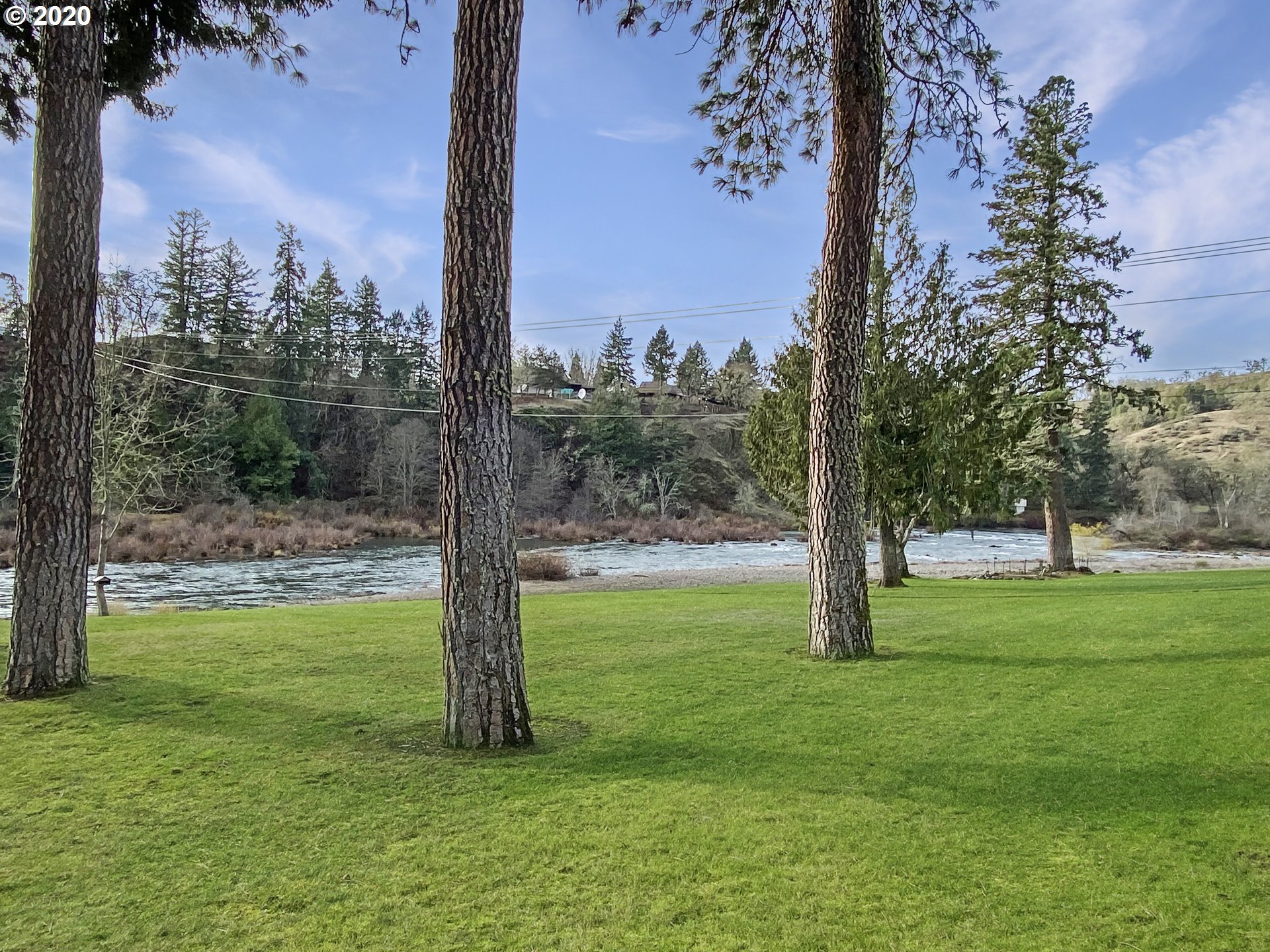 448 Singing Waters Road Winchester, OR 97495 - Photo 6 of 31