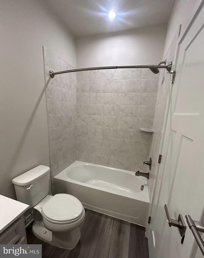 168 Bethlehem Place Baltimore, MD 21225 - Photo 3 of 20