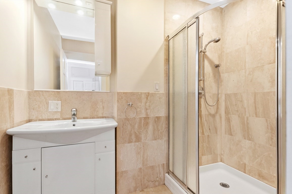 275 Mason Terrace, Unit L Brookline, MA 02446 - Photo 11 of 16