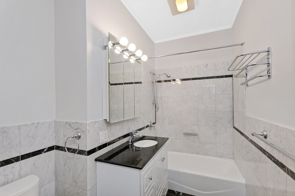 275 Mason Terrace, Unit L Brookline, MA 02446 - Photo 12 of 16