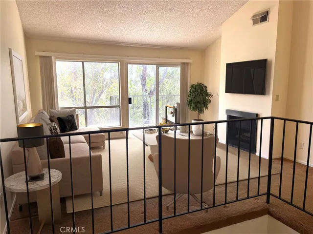 $629,950 | 11427 Tampa Avenue, Unit 76, Porter Ranch, CA 91326