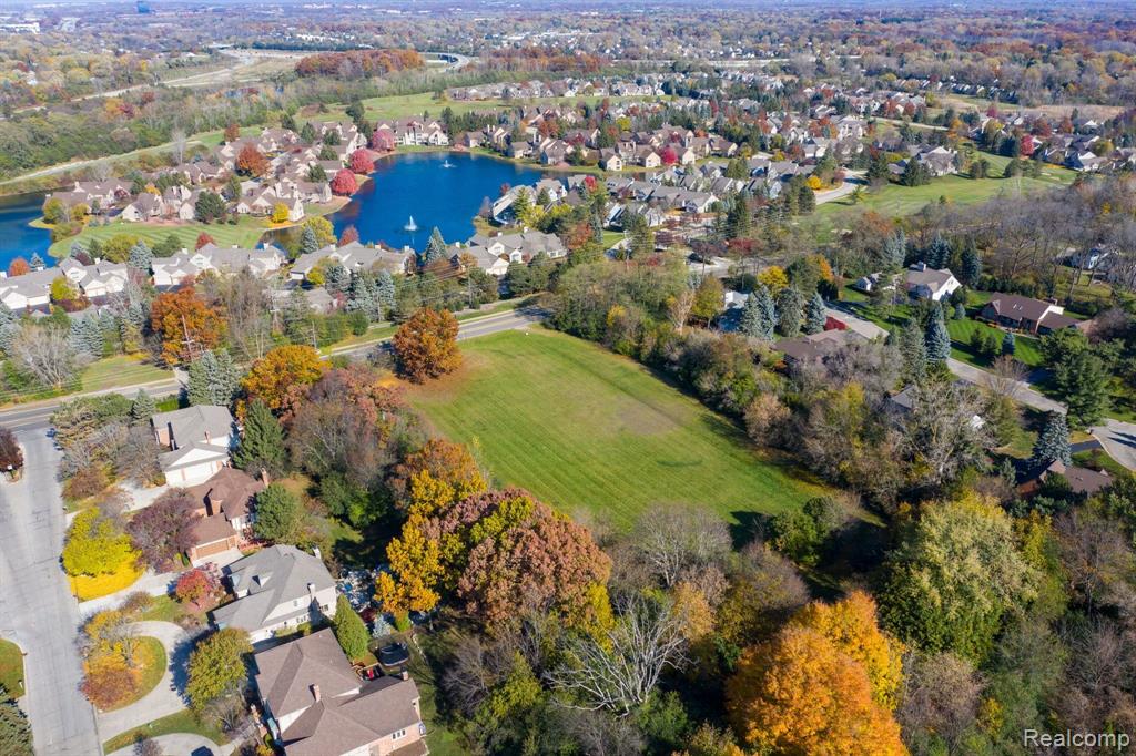 700 East Square Lake Road Bloomfield Hills, MI 48304 - Photo 2 of 11