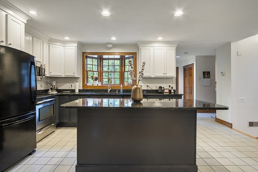 69 Snow Road West Brookfield, MA 01585 - Photo 12 of 42 Gallery Image 12
