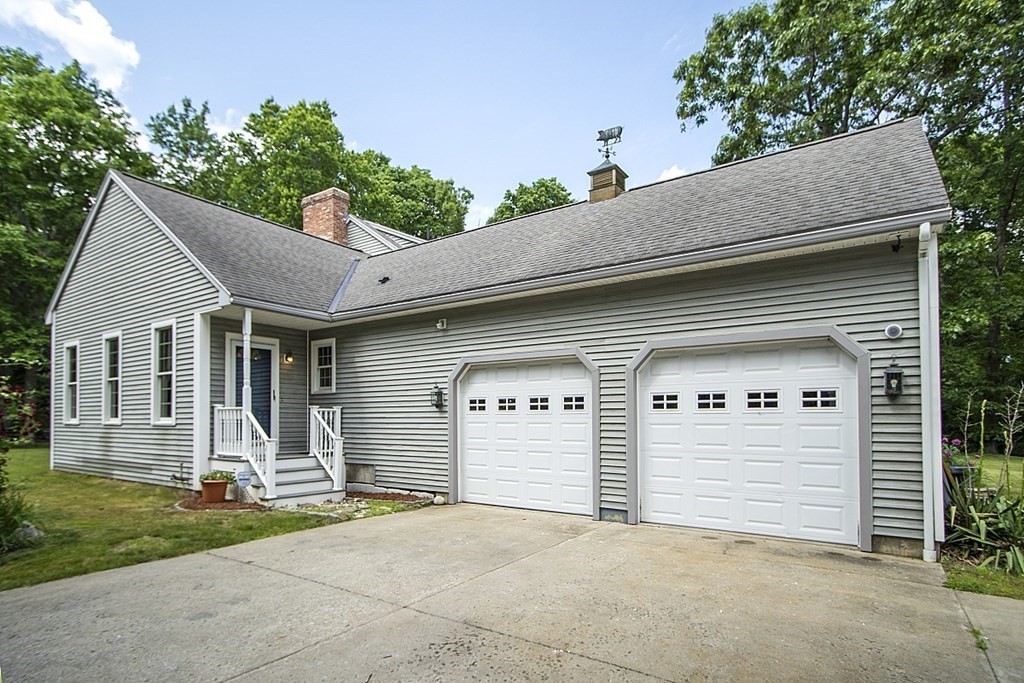 69 Snow Road West Brookfield, MA 01585 - Photo 2 of 42 Gallery Image 2