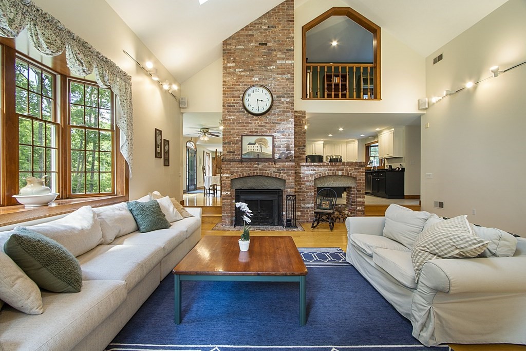 69 Snow Road West Brookfield, MA 01585 - Photo 5 of 42 Gallery Image 5