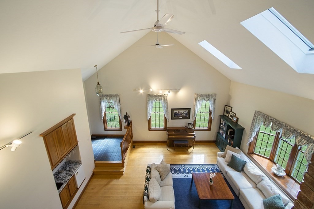 69 Snow Road West Brookfield, MA 01585 - Photo 6 of 42 Gallery Image 6