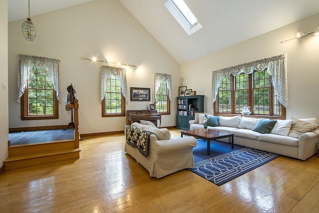 69 Snow Road West Brookfield, MA 01585 - Photo 7 of 42 Gallery Image 7