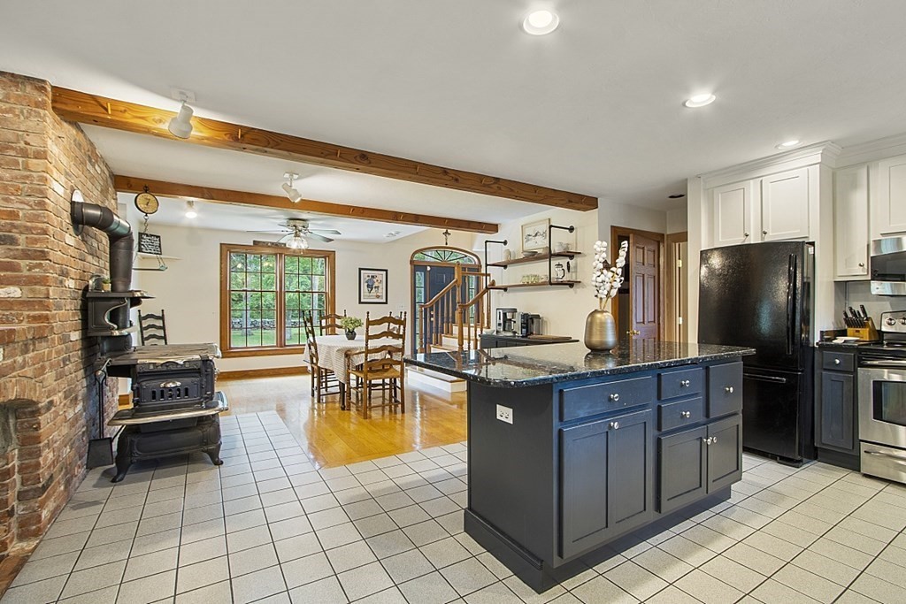 69 Snow Road West Brookfield, MA 01585 - Photo 9 of 42 Gallery Image 9