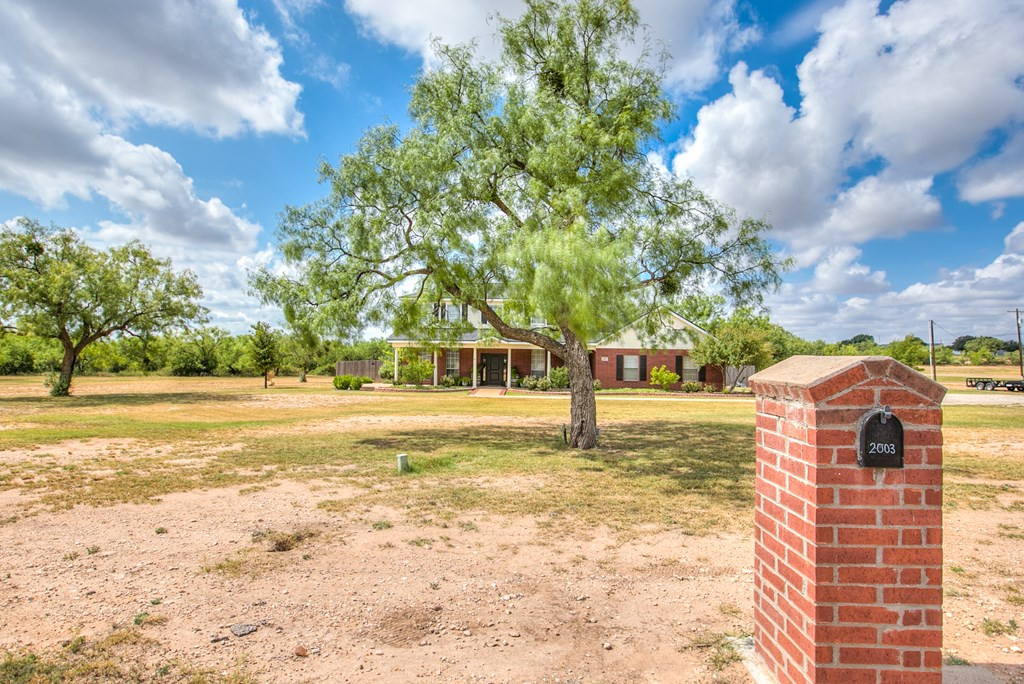 2003 North 11th Street Ballinger, TX 76821 - Photo 8 of 43 Photo 8