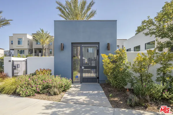 $1,169,000 | 756 Daniel Freeman Circle, Inglewood, CA 90301