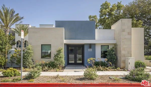 $1,169,000 | 756 Daniel Freeman Circle, Inglewood, CA 90301