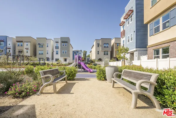 $1,169,000 | 756 Daniel Freeman Circle, Inglewood, CA 90301