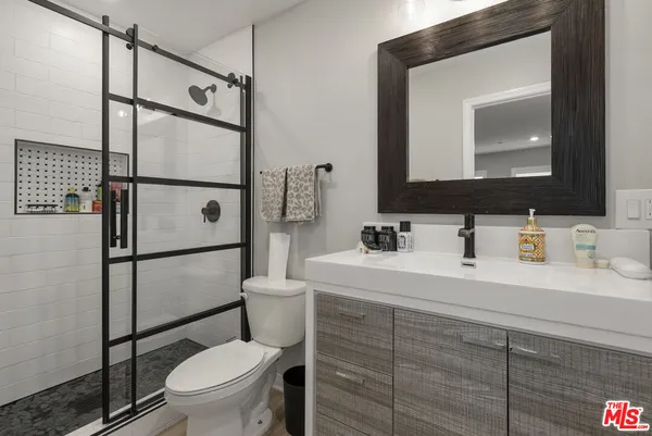 $1,169,000 | 756 Daniel Freeman Circle, Inglewood, CA 90301