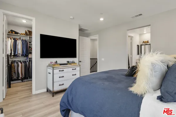 $1,169,000 | 756 Daniel Freeman Circle, Inglewood, CA 90301