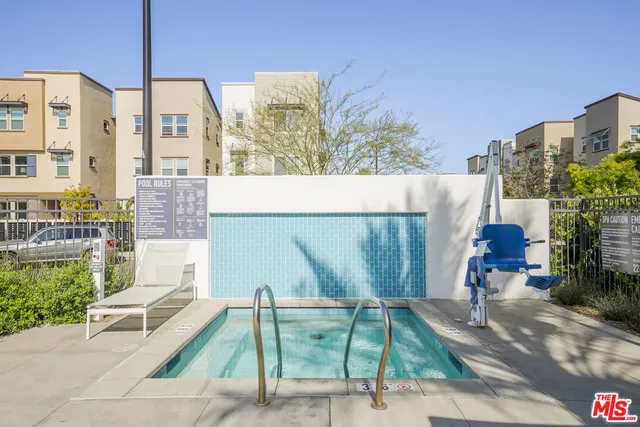 $1,200,000 | 756 Daniel Freeman Circle, Inglewood, CA 90301