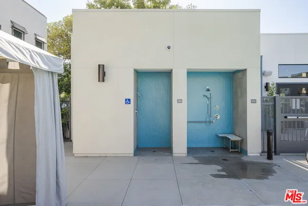 $1,169,000 | 756 Daniel Freeman Circle, Inglewood, CA 90301