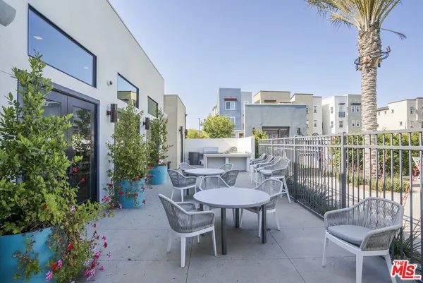 $1,169,000 | 756 Daniel Freeman Circle, Inglewood, CA 90301