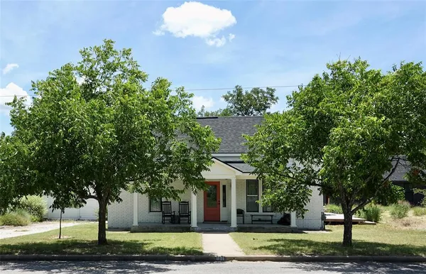 $369,500 | 801 Reynolds Street, Goldthwaite, TX 76844