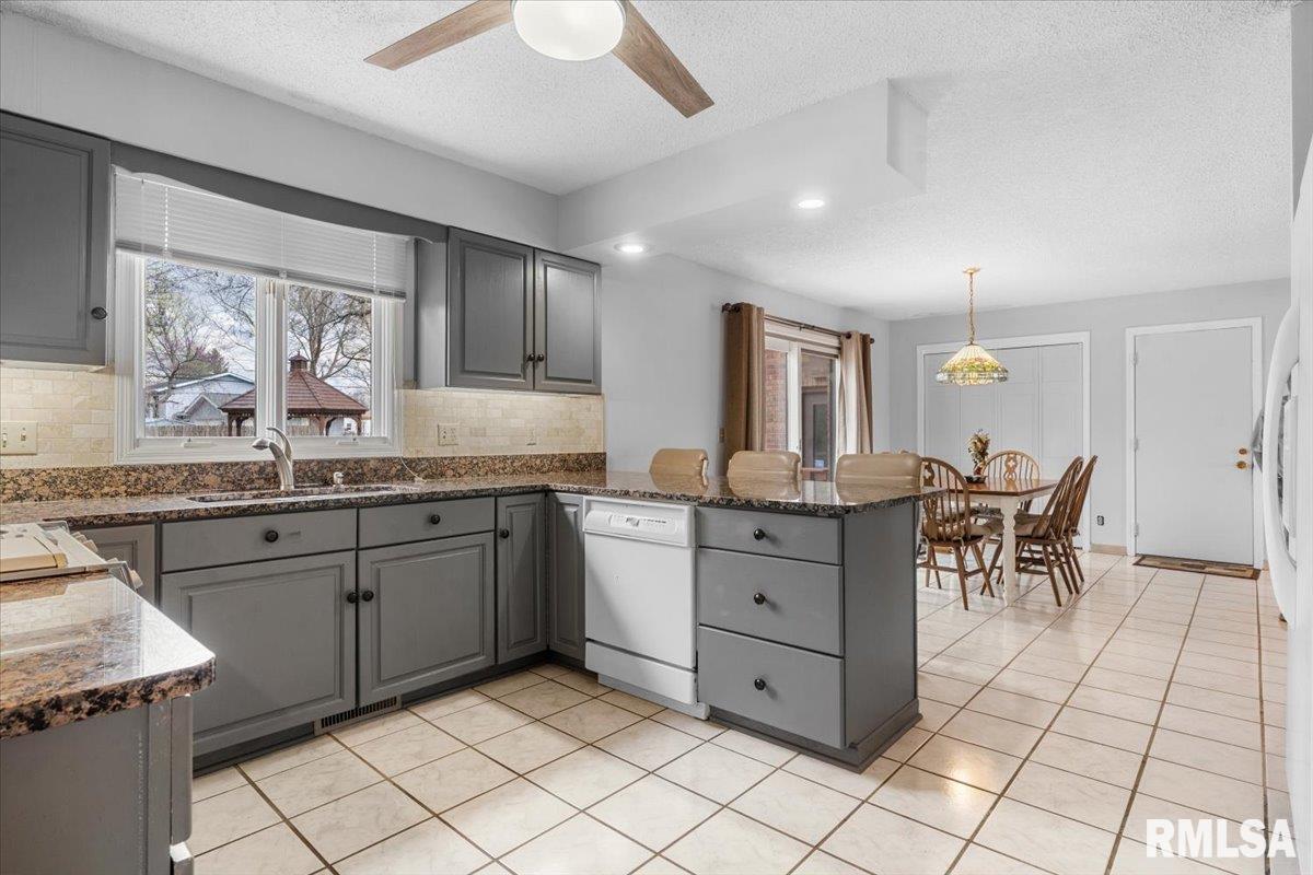 10 Beacon Ridge Drive Springfield, IL 62711 - Photo 13 of 28