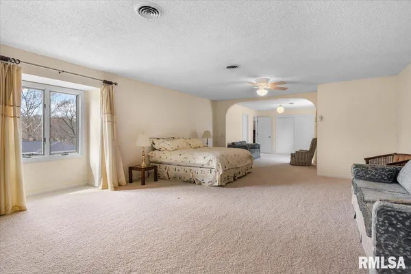 $350,000 | 10 Beacon Ridge Drive, Springfield, IL 62711