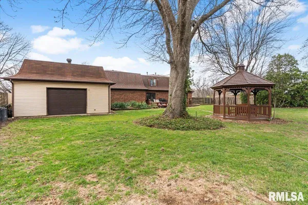 $350,000 | 10 Beacon Ridge Drive, Springfield, IL 62711