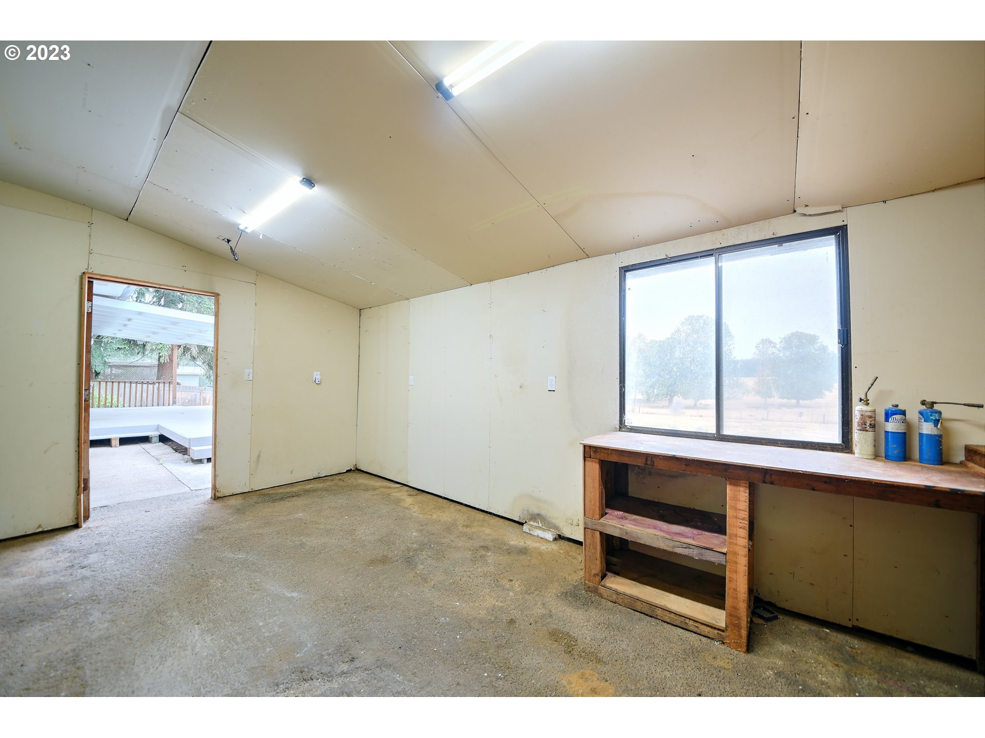 84571 Parkway Road Pleasant Hill, OR 97455 - Photo 32 of 38 Gallery Image 32
