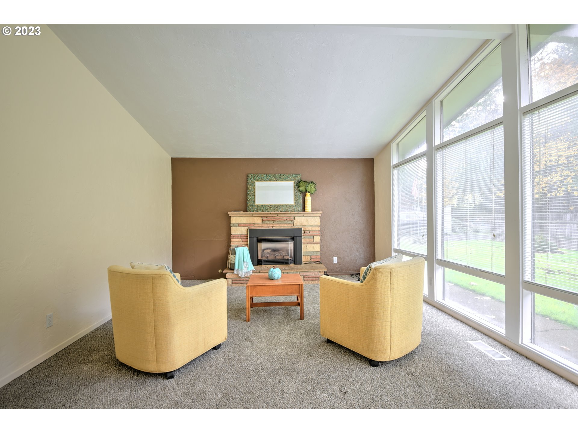84571 Parkway Road Pleasant Hill, OR 97455 - Photo 6 of 38 Gallery Image 6