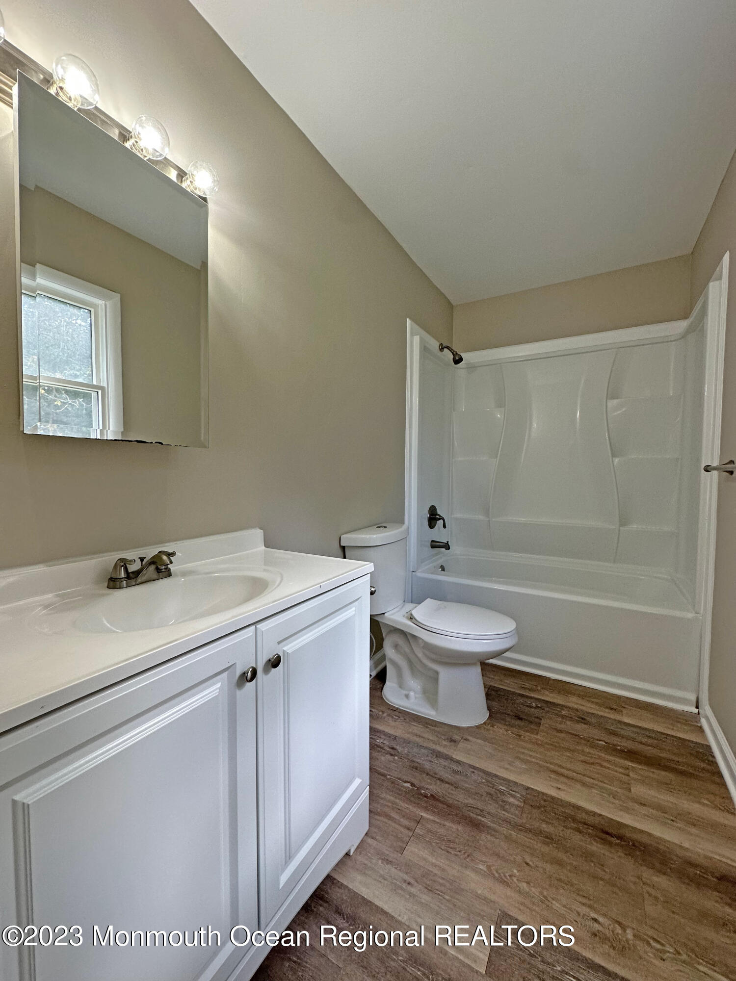 380 Leesville Road Jackson, NJ 08527 - Photo 5 of 9 Master Bath